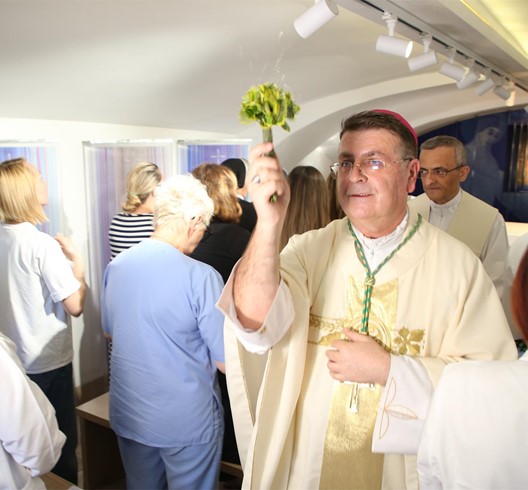 Biskup Šaško blagoslovio Kapelu BDM Zdravlja bolesnih u Klinici za infektivne bolesti 